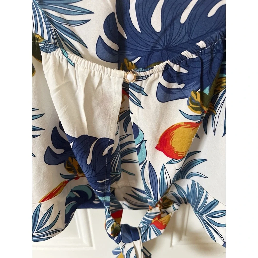 SHEIN Large White & Blue Tropical Print Crop Top. - Picture 6 of 7